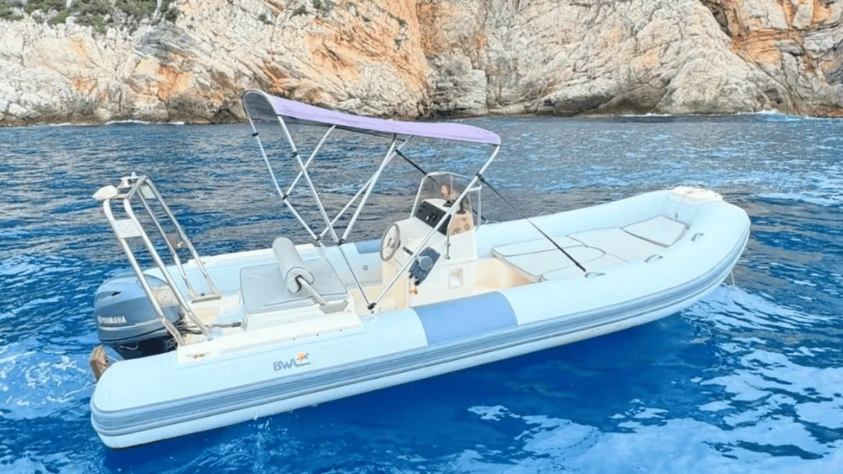 Rental motorboat without a skipper departing La Spezia for a self-driven Cinque Terre coastal trip
